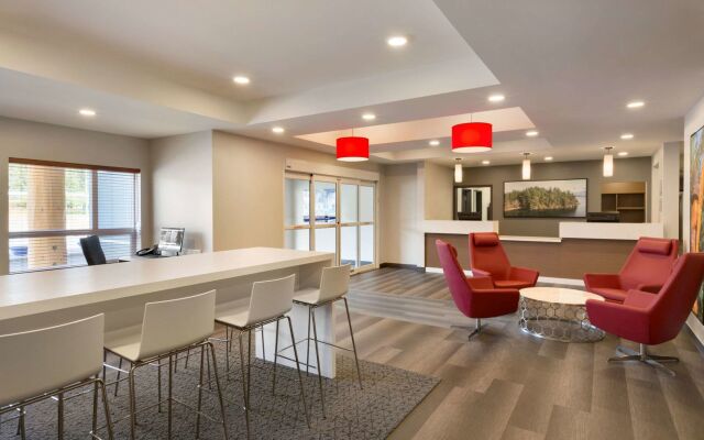 Microtel Inn & Suites by Wyndham Ladysmith Oyster Bay