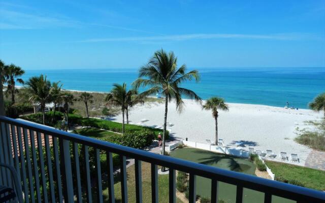 Gulf and beach view apartment 403