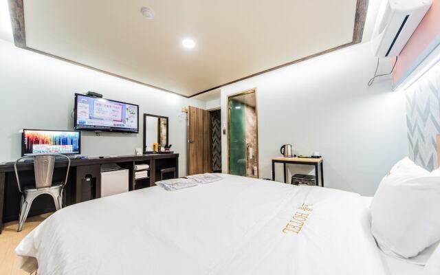 Noble Hotel