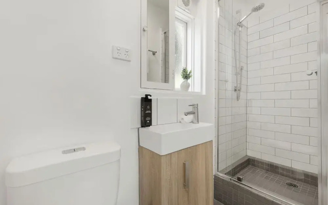 Windsor Apartments by Urban Rest