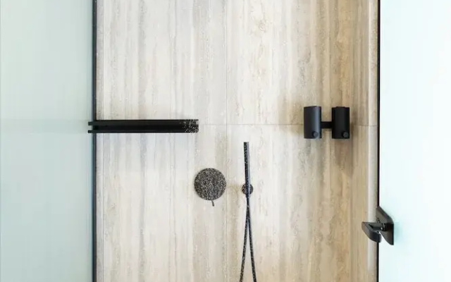 Finders Ermou Suites