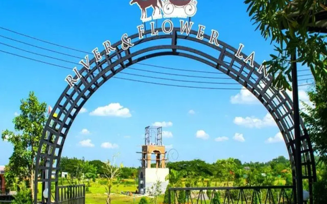 River and Flowers Resort
