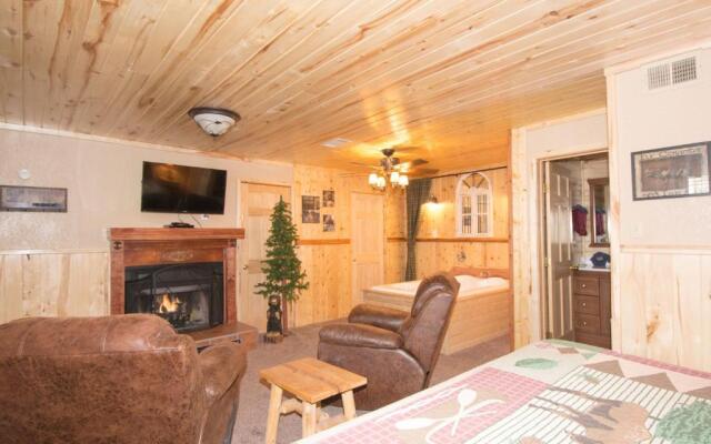Upper Canyon Inn & Cabins