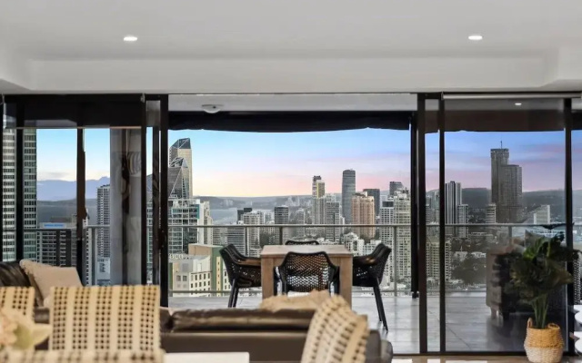 Cavill Avenue Private Apartments