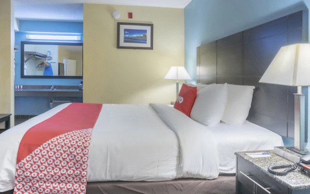 OYO Hotel Knoxville TN Cedar Bluff I-40