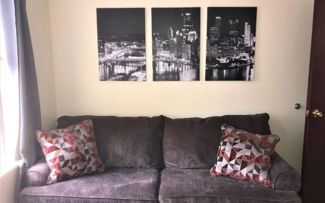 2 Bedroom Downtown Apt Friends Families Ideal