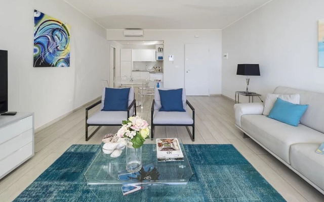 Isola Bella Infinity Suites