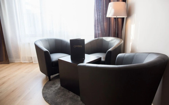 Grand Arctic Hotel