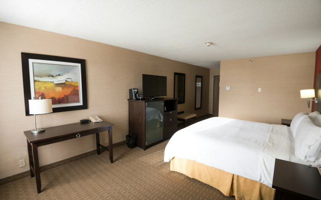 Holiday Inn Express & Suites Chatham South by IHG