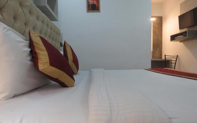 OYO 7077 Reegate Inn