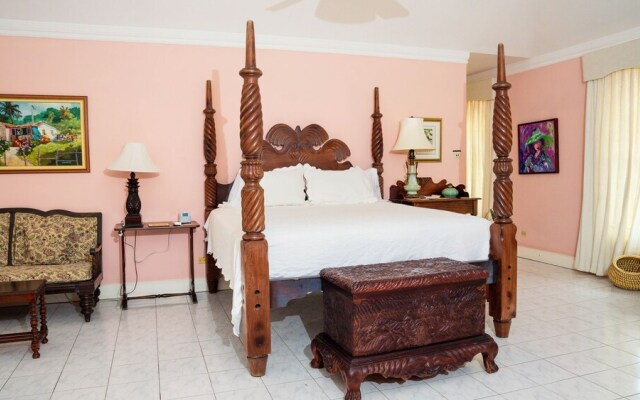 Amazing Family Retreat In Montego Bay! Enjoy A Private Pool And Breathtaking Views! 4 Bedroom Villa by Redawning