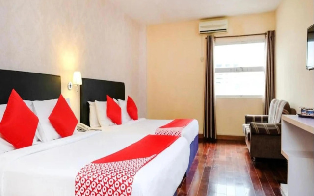 OYO 619 Grand City Hotel 2