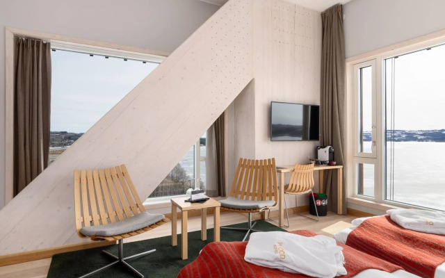 Wood Hotel by Frich's