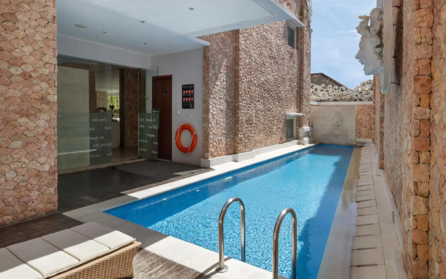 Kuta Angel Hotel Luxurious Living