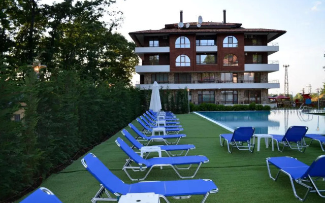 Complex Hunter's Beach