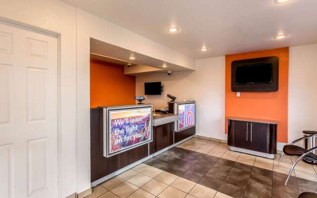 Motel 6 El Paso, TX - East