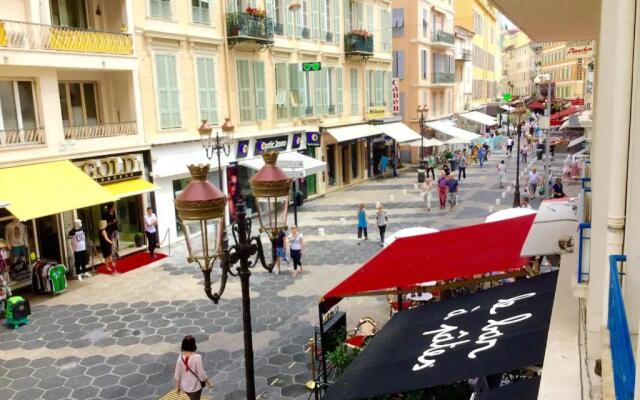 Feel Home - France 15