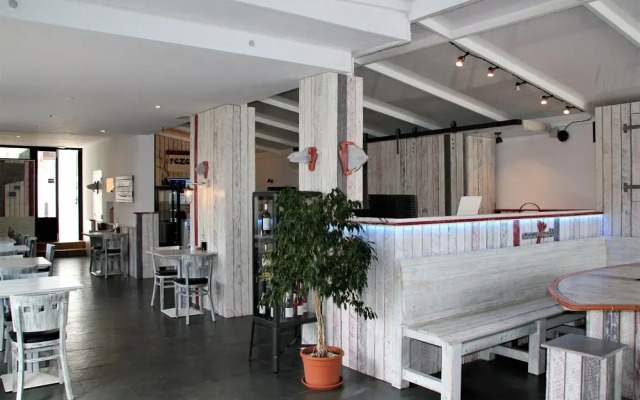 Saladar Suites Boutique