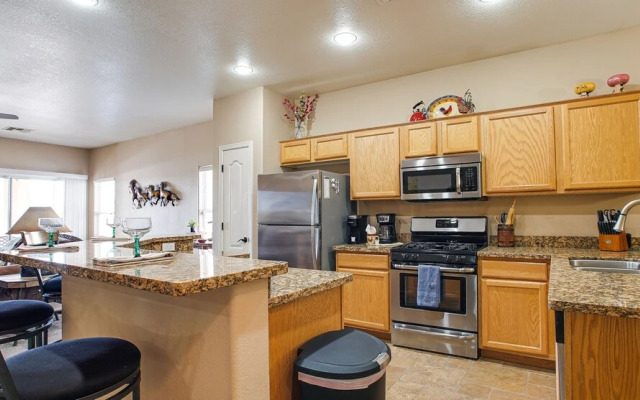 120th Avondale 3 Bedroom Home by RedAwning