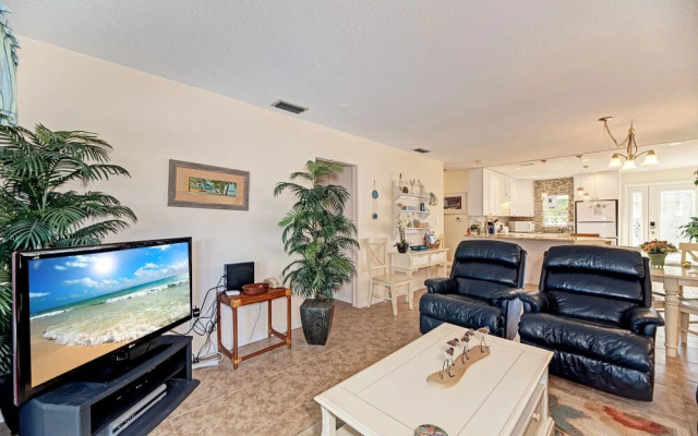 Polynesian Gardens Villa P6 by Vtrips