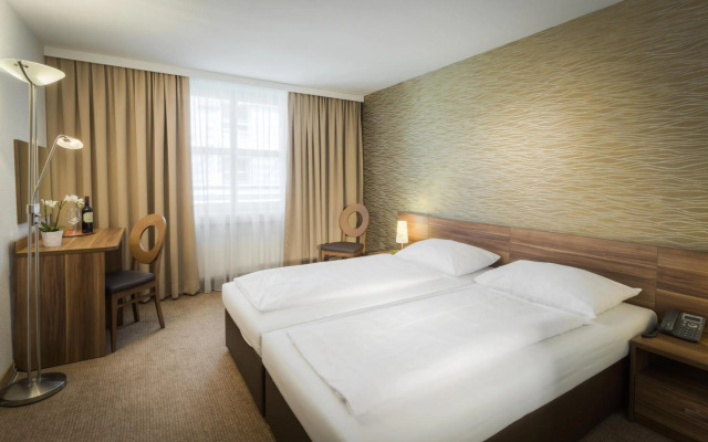 Country Inn & Suites by Radisson, Seattle-Tacoma International Airport, WA