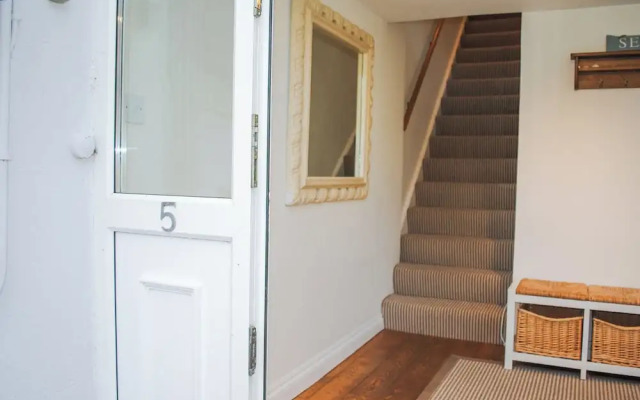5 Melbury
