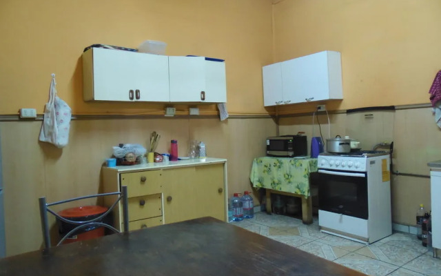 Hostal Tricontinental