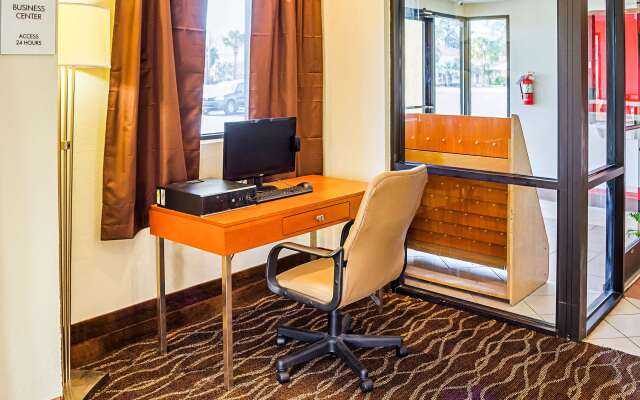 Econo Lodge Inn & Suites Hardeeville-I-95
