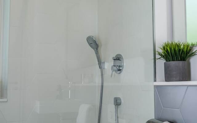 Aquamarine The Sea View Apartment