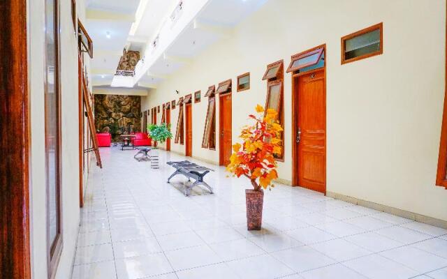 Super OYO Flagship 90723 Berlima Guest House Syariah