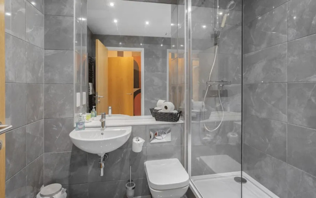Comfyluxe 2bed 2bath,central,sleeps7,arcademachine