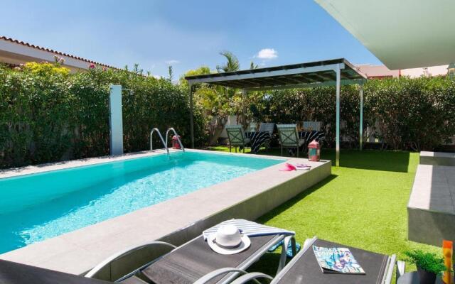 Beach House with private pool in San Agustín ET2