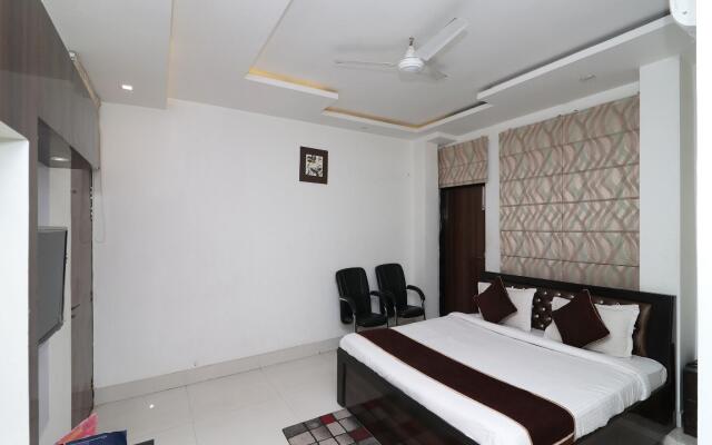 OYO 8837 Hotel Surya Galaxy
