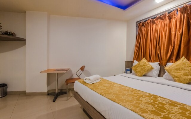 OYO 8311 Hotel Galaxy Residency
