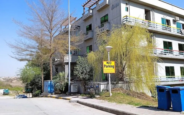 Parkway Apartments