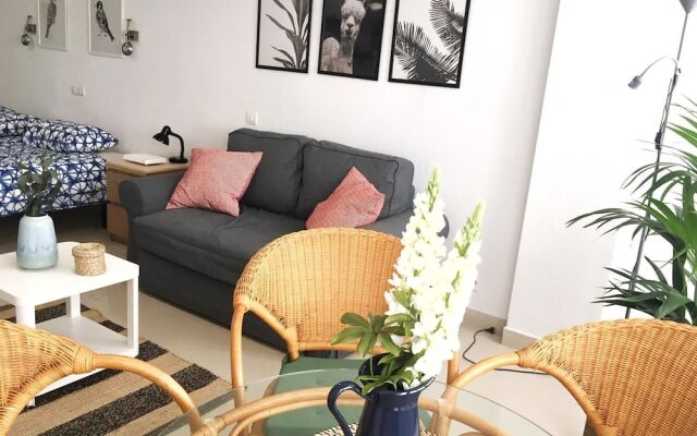 Padre Cueto Beach Flat by Canary365