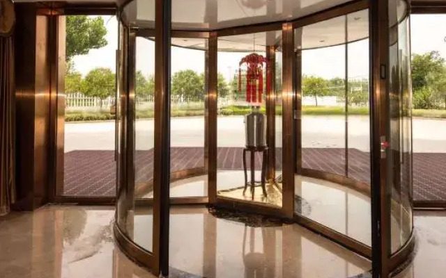 Huaibei Longhu Business Hotel