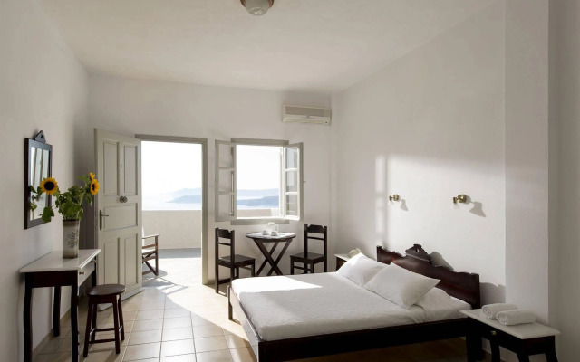 Caldera's Dolphin Suites