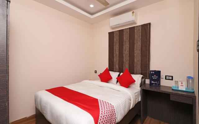 OYO 11723 Hotel Barney Grand