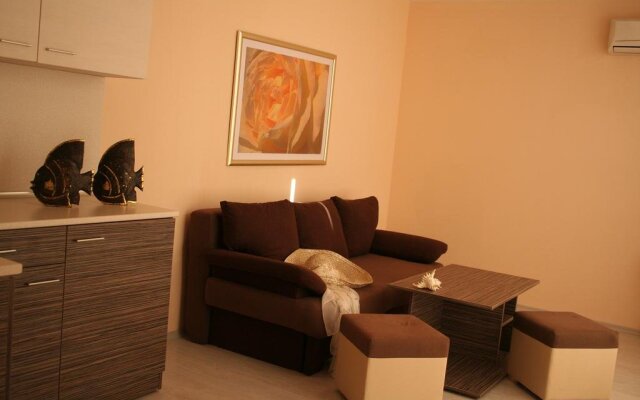Rose Garden Hotel