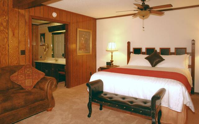 Tudor Inn Gatlinburg Bed and Breakfast