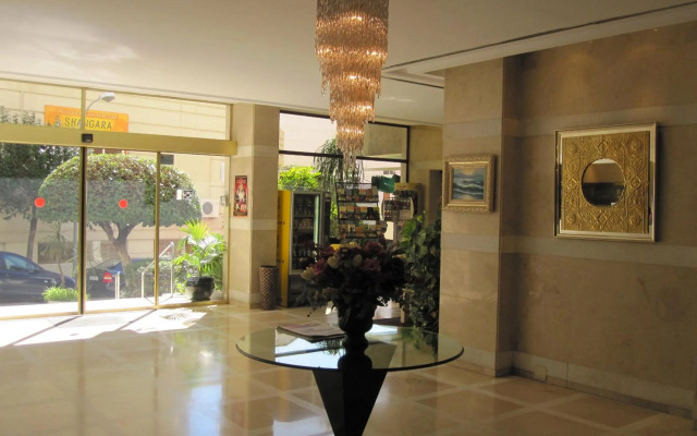 Ona Marbella Inn