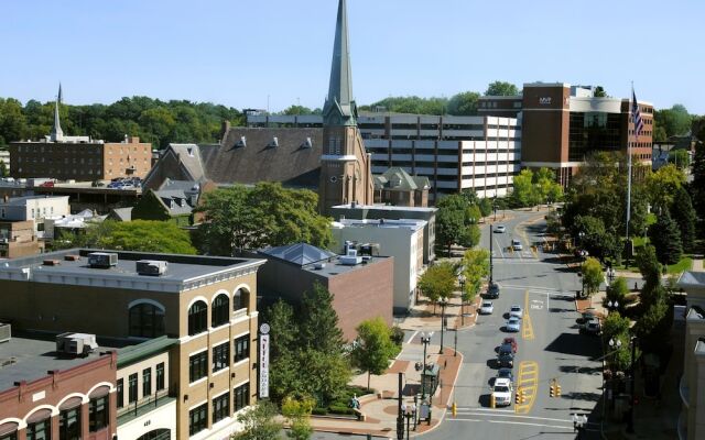 The Parker Inn and Suites