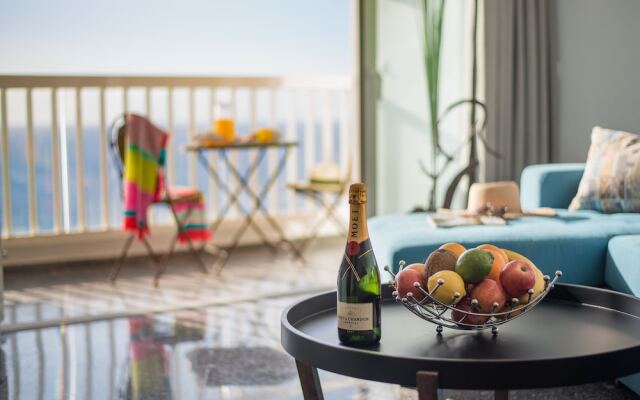 Y14a. Unique Sea View Apartment in Playa las Américas