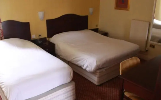 Churchills Hotel