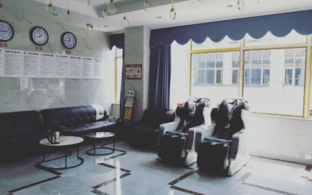 Six Day Business Hotel