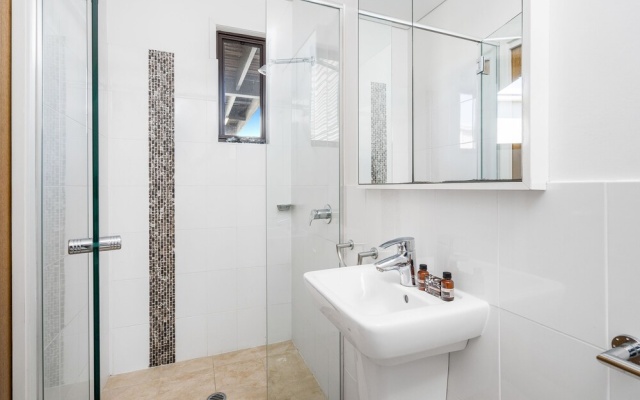 Sandy Feet – Bathroom – Lennox Head