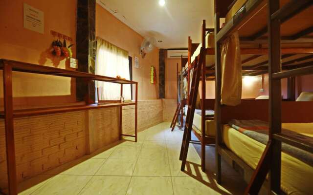 Om Ganesh Hostel - Adults Only