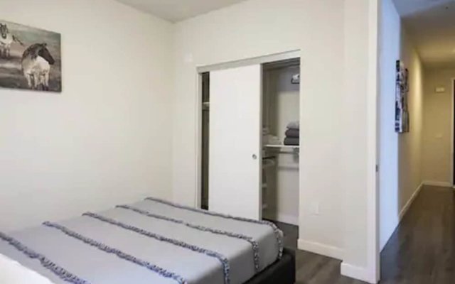 Downtown LA Fully Furnished Apartment