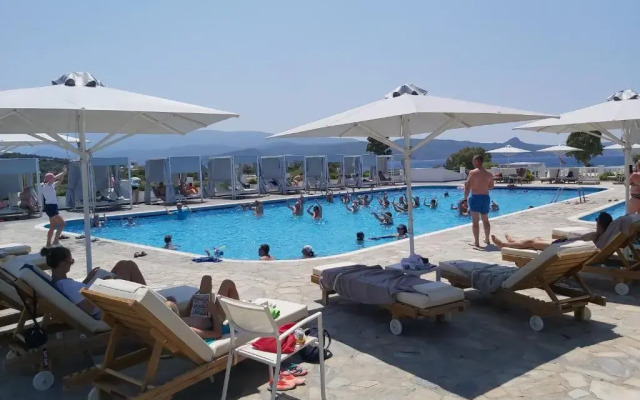 Sirenes Beach